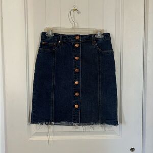 GAP denim jean skirt Size 27 color: blue buttons down front.